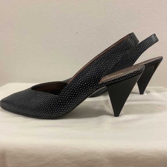 Roberto Vianni leather sling back heels, size 8, navy with white dots - Picture 2 of 6